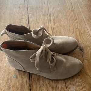 Susina Suede Booties in taupe color Size 7